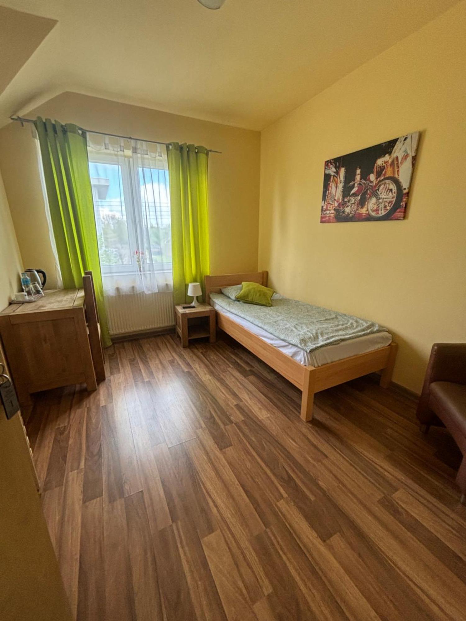 Bedrooms 3 Maja 15A Лодз Екстериор снимка