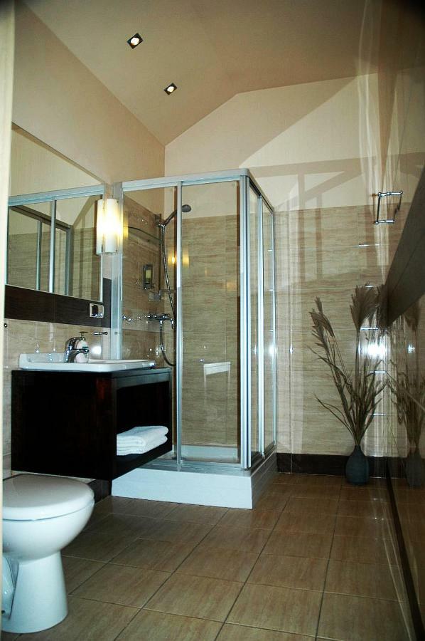 Bedrooms 3 Maja 15A Лодз Екстериор снимка