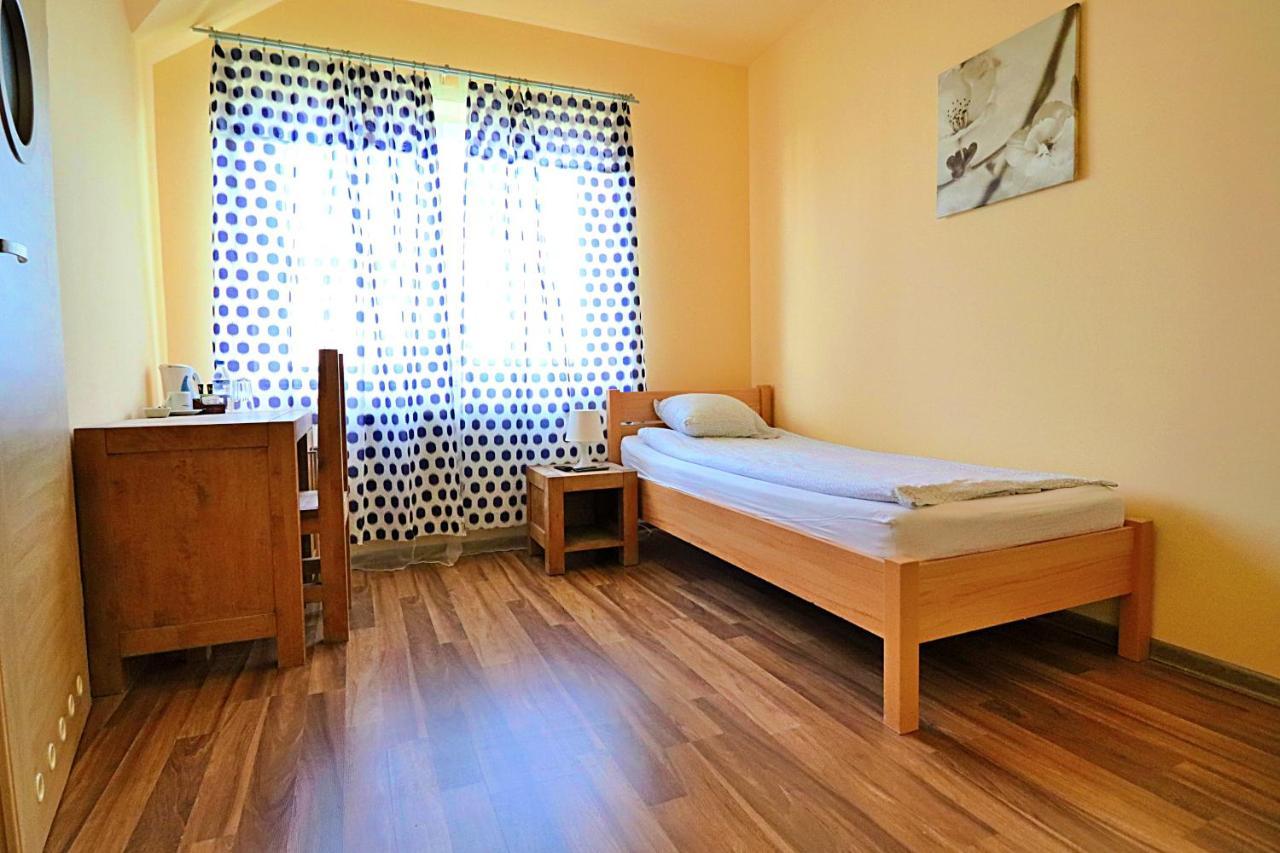 Bedrooms 3 Maja 15A Лодз Екстериор снимка